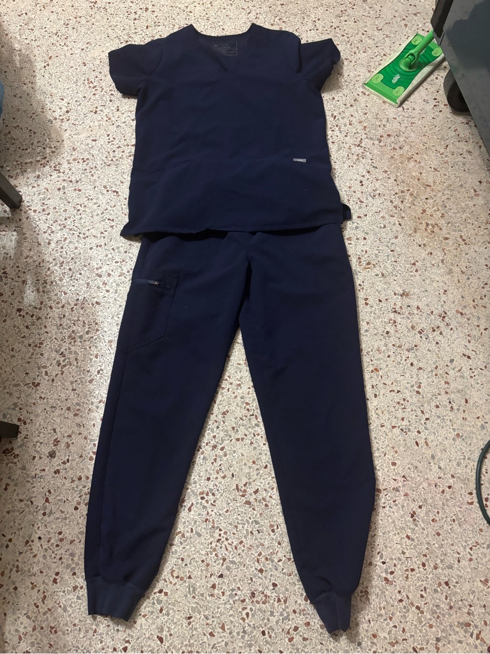 Figs navy small scrub set